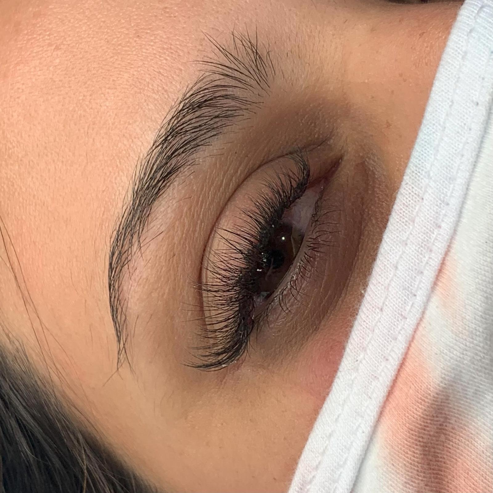 Hybrid Eyelashes